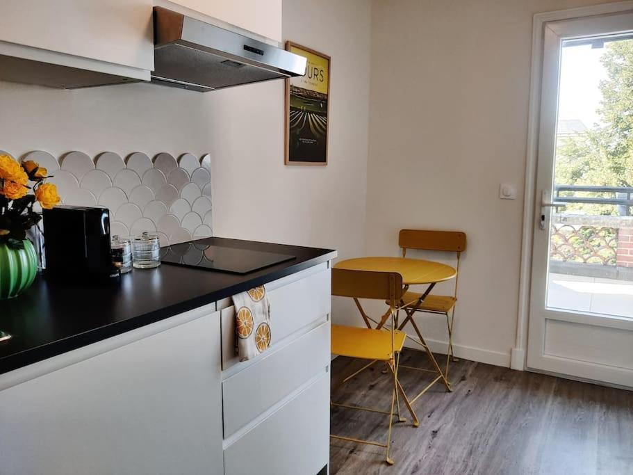 Bel Appart Renove Avec Terrasse Saint Avertin Bagian luar foto