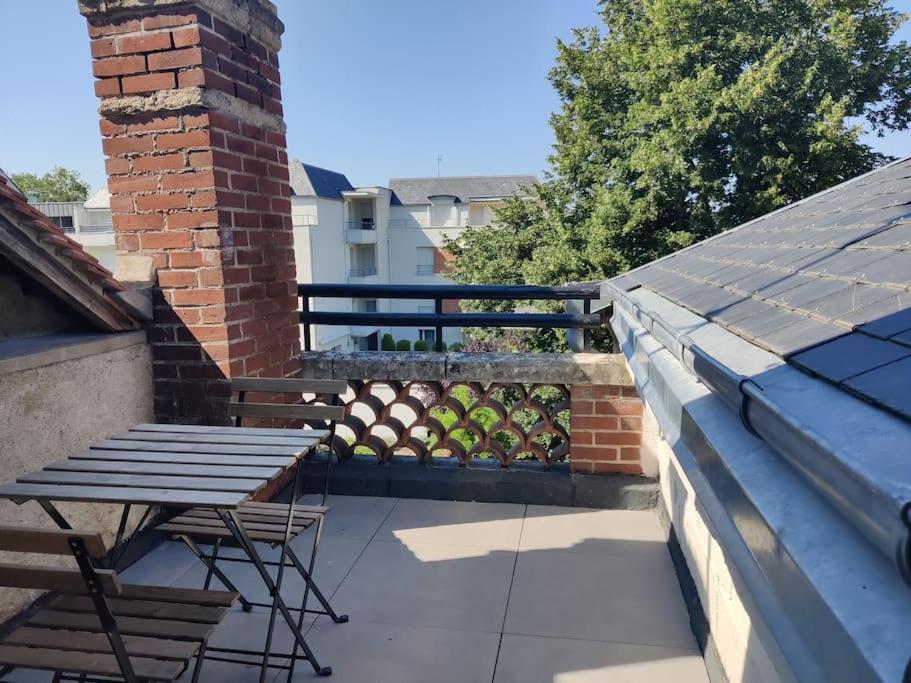 Bel Appart Renove Avec Terrasse Saint Avertin Bagian luar foto